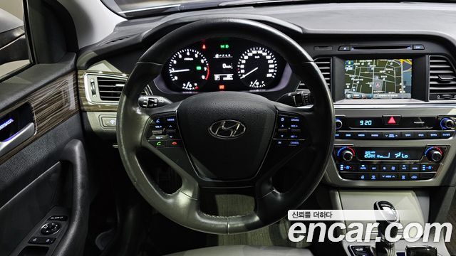 Hyundai Sonata (LF) 2.0 Smart 2015 — фото 12