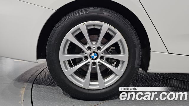 BMW 3 Series GT (F34) GT 320d xDrive 2018 — фото 21