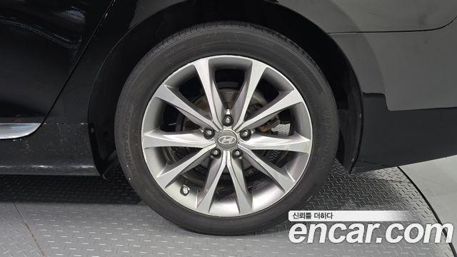 Hyundai Grandeur (HG) HG220 Diesel Premium 2016 — фото 21