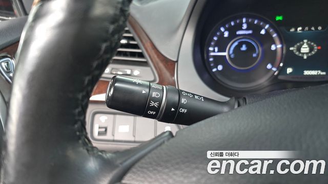 Hyundai Grandeur (HG) HG220 Diesel Premium 2016 — фото 31