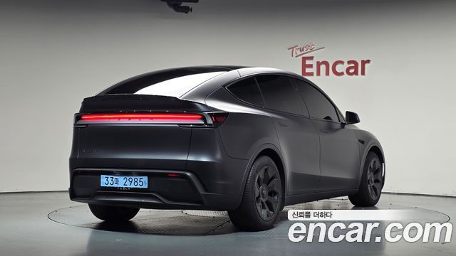 Tesla Model Y L Long Range AWD 2026 — фото 2