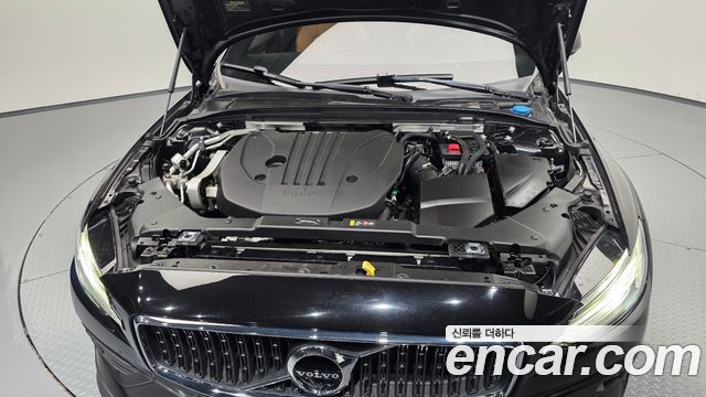 Volvo V60 Cross Country (II) B5 Pro AWD 2021 — фото 6