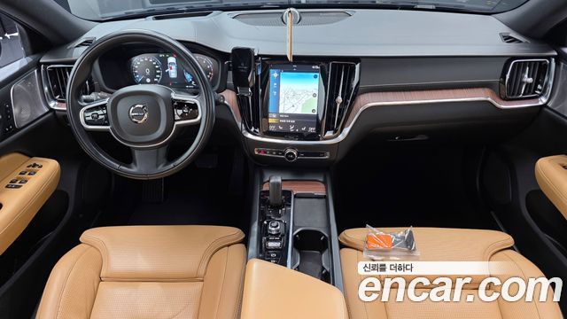 Volvo V60 Cross Country (II) B5 Pro AWD 2021 — фото 7