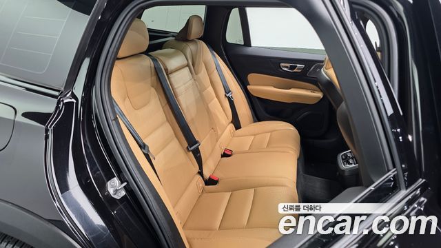 Volvo V60 Cross Country (II) B5 Pro AWD 2021 — фото 11