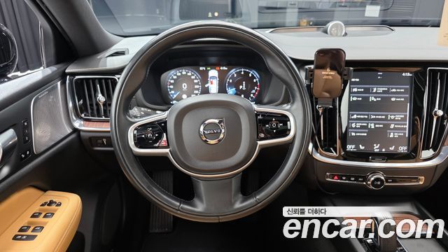 Volvo V60 Cross Country (II) B5 Pro AWD 2021 — фото 13