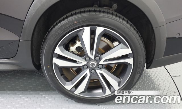Volvo V60 Cross Country (II) B5 Pro AWD 2021 — фото 21