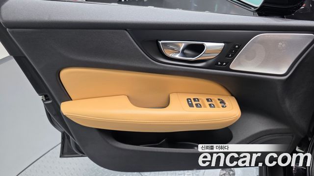 Volvo V60 Cross Country (II) B5 Pro AWD 2021 — фото 24