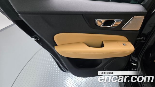 Volvo V60 Cross Country (II) B5 Pro AWD 2021 — фото 25