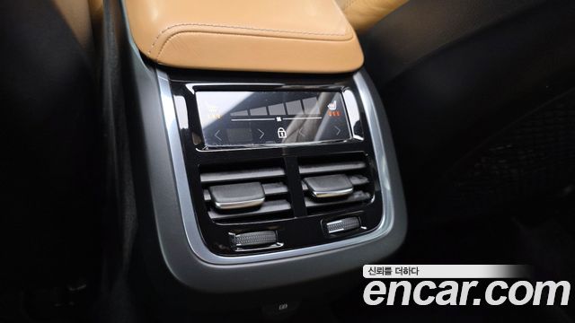 Volvo V60 Cross Country (II) B5 Pro AWD 2021 — фото 32