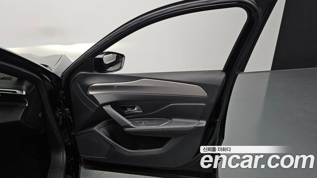 Peugeot 408 1.2 Pure Tech GT 2023 — фото 24