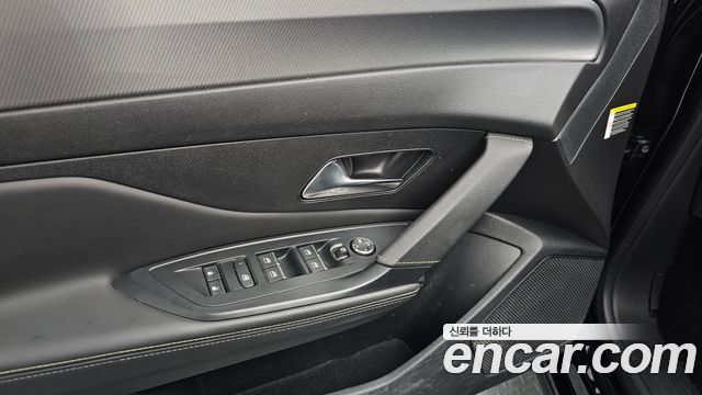 Peugeot 408 1.2 Pure Tech GT 2023 — фото 39