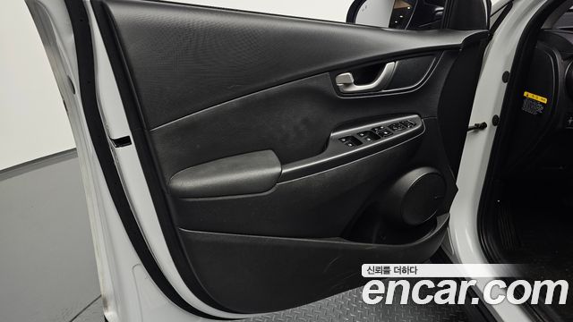 Hyundai Kona Diesel 1.6 2WD Premium 2018 — фото 24