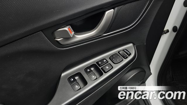 Hyundai Kona Diesel 1.6 2WD Premium 2018 — фото 29
