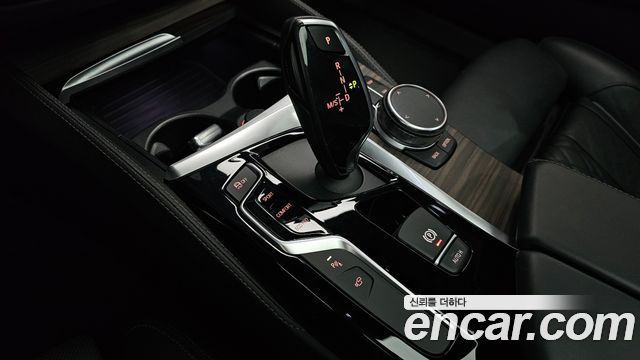 BMW 5 Series (G30) 530i xDrive M Sport Package Plus 2017 — фото 9