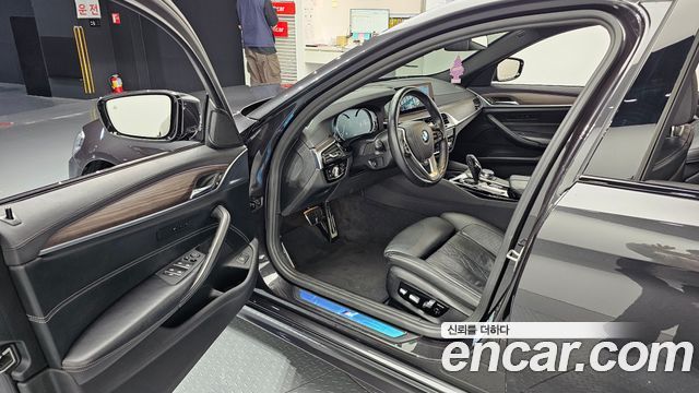 BMW 5 Series (G30) 530i xDrive M Sport Package Plus 2017 — фото 10
