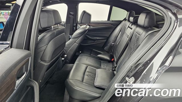 BMW 5 Series (G30) 530i xDrive M Sport Package Plus 2017 — фото 12