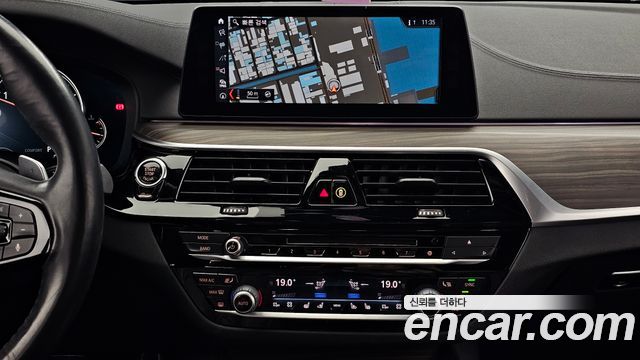 BMW 5 Series (G30) 530i xDrive M Sport Package Plus 2017 — фото 14