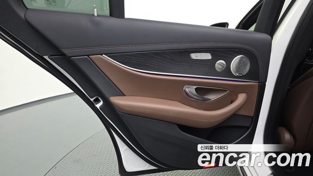 Mercedes-Benz E-Class (W213) E250 Exclusive 2021 — фото 25