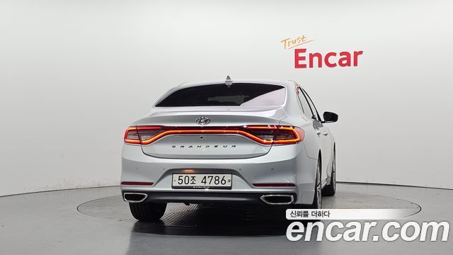 Hyundai Grandeur (IG) 2.4 Premium Special 2017 — фото 4