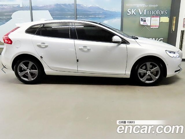 Volvo V40 D3 2nd 2018 — фото 3