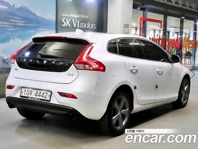 Volvo V40 D3 2nd 2018 — фото 4