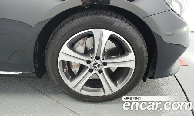 Mercedes-Benz E-Class (W213) E300 Avantgarde 2019 — фото 21