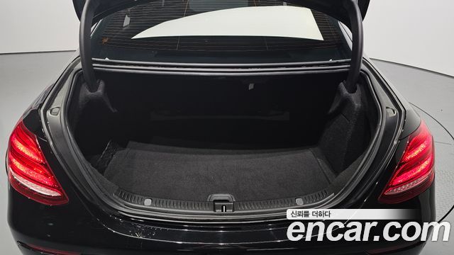 Mercedes-Benz E-Class (W213) E300 Avantgarde 2019 — фото 30