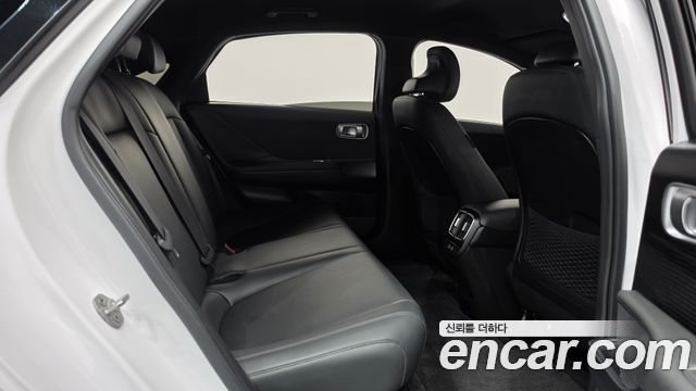 Hyundai Ioniq 6 Standard E-Value+ 2025 — фото 11
