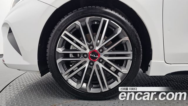 Kia K3 (II) 1.6 Turbo GT 5Door Signature 2024 — фото 5