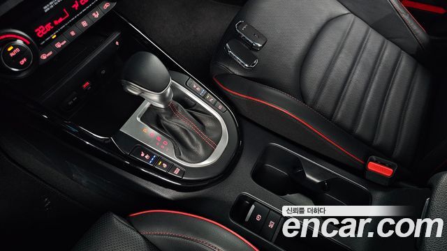 Kia K3 (II) 1.6 Turbo GT 5Door Signature 2024 — фото 9