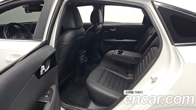 Kia K3 (II) 1.6 Turbo GT 5Door Signature 2024 — фото 12
