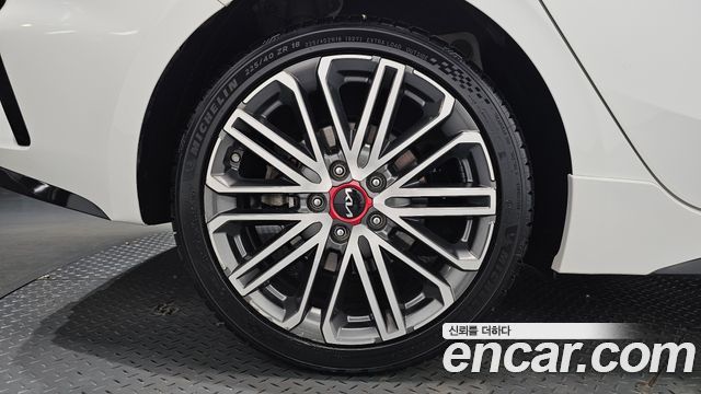 Kia K3 (II) 1.6 Turbo GT 5Door Signature 2024 — фото 21