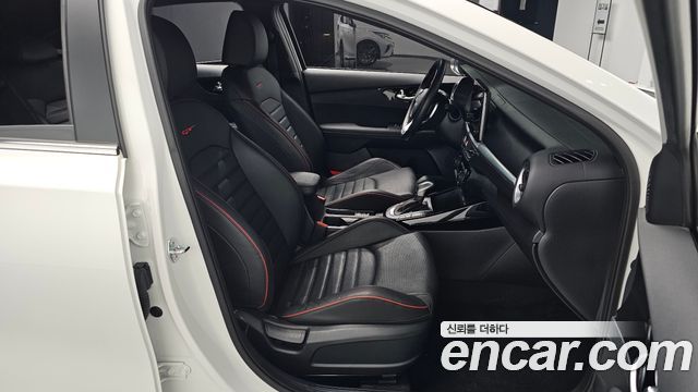 Kia K3 (II) 1.6 Turbo GT 5Door Signature 2024 — фото 26