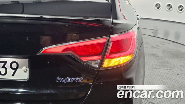 Hyundai Sonata Hybrid (LF) 2.0 HEV Premium 2016 — фото 23