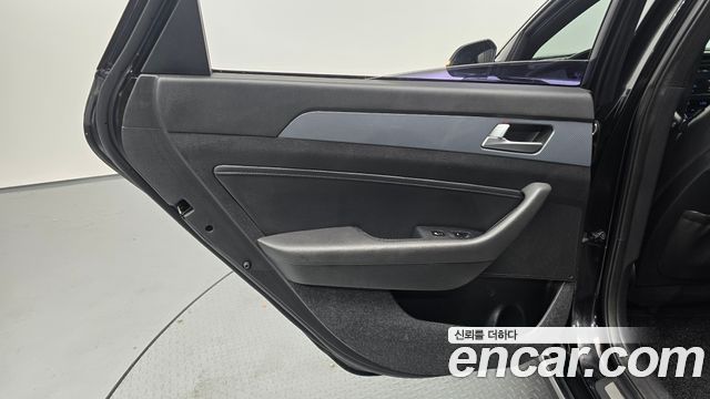 Hyundai Sonata Hybrid (LF) 2.0 HEV Premium 2016 — фото 25