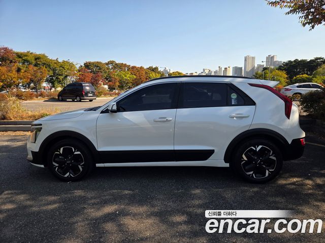 Kia Niro EV Air 2023 — фото 2