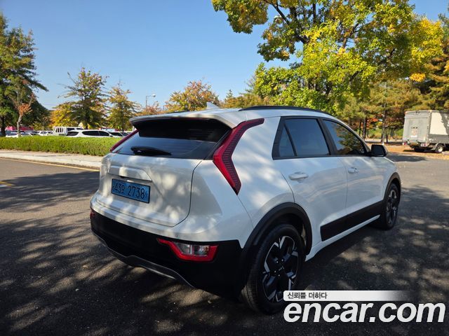 Kia Niro EV Air 2023 — фото 4