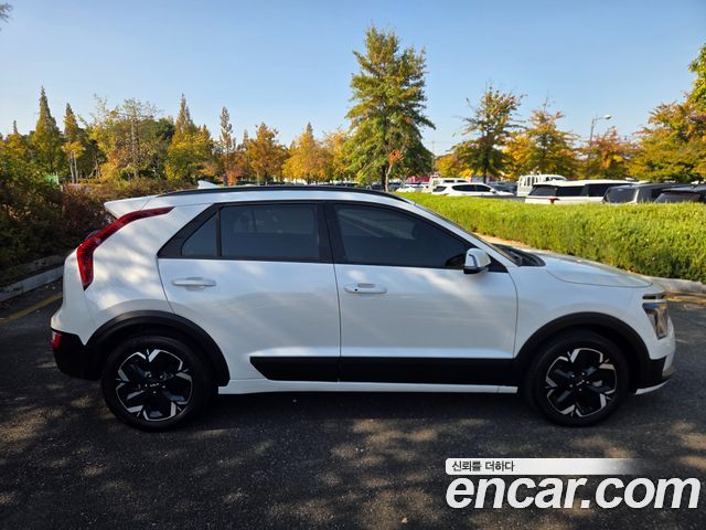 Kia Niro EV Air 2023 — фото 5