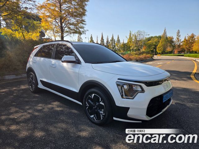 Kia Niro EV Air 2023 — фото 6