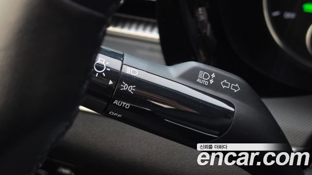Kia K5 Hybrid (III) Trendy 2023 — фото 16