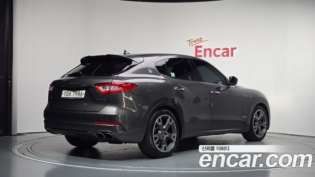 Maserati Levante 3.0 AWD GranSport 2018 — фото 2