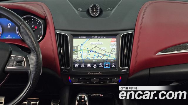 Maserati Levante 3.0 AWD GranSport 2018 — фото 14