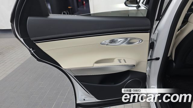 Genesis GV70 2.5T Gasoline 2WD 2023 — фото 25
