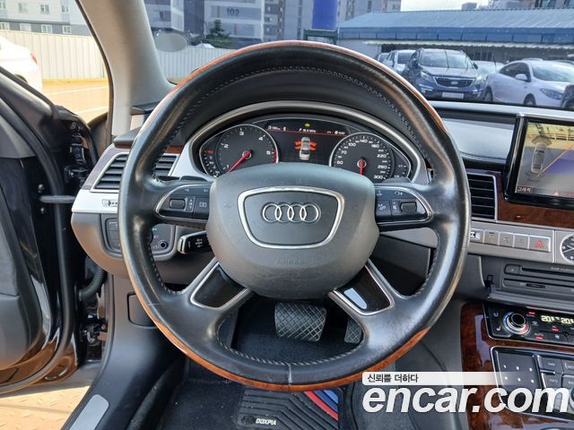 Audi A8 3.0 TDI Quattro LWB D4 2012 — фото 18