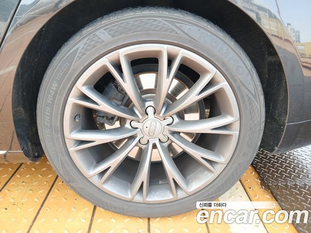 Audi A8 3.0 TDI Quattro LWB D4 2012 — фото 24