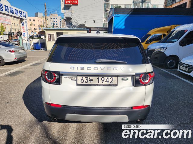 Land Rover Discovery Sport 2.0 TD4 HSE Luxury 2018 — фото 6