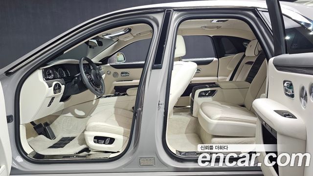 Rolls-Royce Ghost (II) 6.7 V12 2021 — фото 11