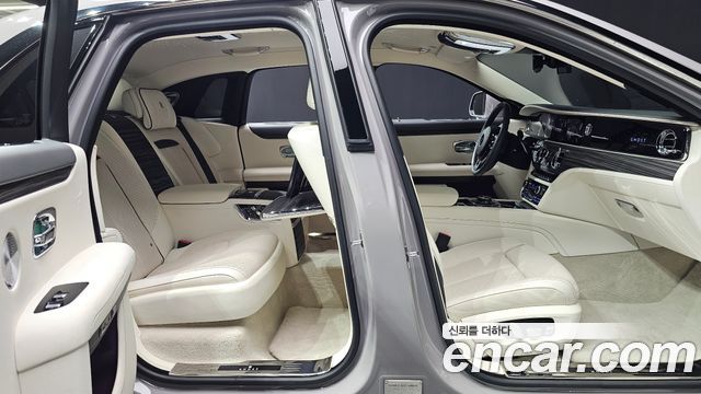 Rolls-Royce Ghost (II) 6.7 V12 2021 — фото 13