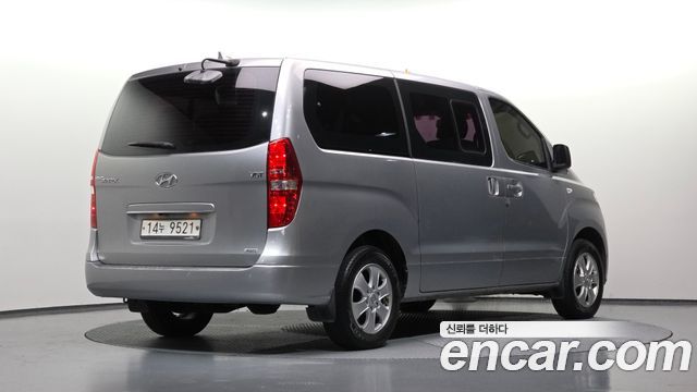 Hyundai Grand Starex 4WD Urban 9-Seater Premium 2018 — фото 2
