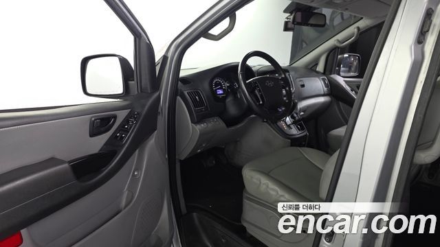 Hyundai Grand Starex 4WD Urban 9-Seater Premium 2018 — фото 10